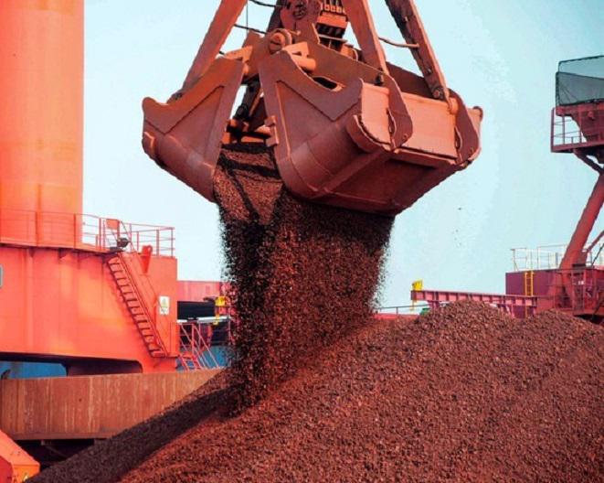 gia-quang-sat-quay-dau-giam-gan-10-khong-lau-sau-khi-lap-dinh-lich-su