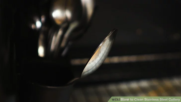 lam-sach-dao-keo-inox-bang-cach-nao-4