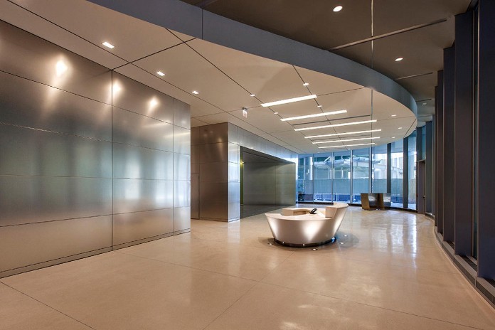 ly-do-su-dung-inox-tam-op-cot-op-tuong-cho-nhung-toa-nha-cao-tang