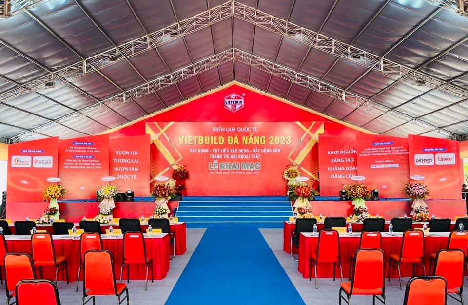 INOX TUAN DAT NAM CUONG THAM GIA TRIEN LAM VIETBUILD DA NANG